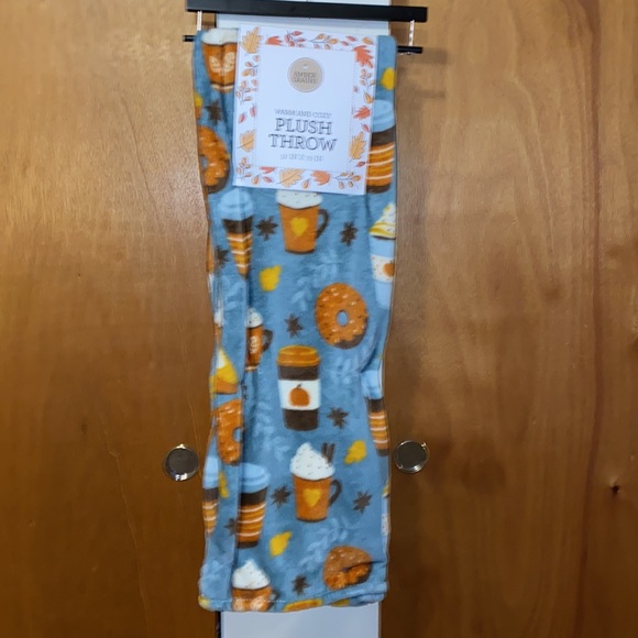 🍵 🍩 ☕️NWT Coffee, Donut & Tea Designed Oversized Throw Blanket - Picture 6 of 6